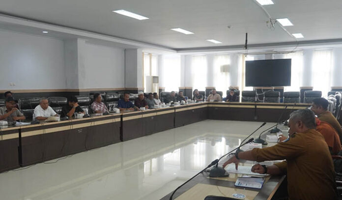 Warga Griya Asri Cendana Datangi DPRD Kendari, Protes Developer Bangun Fasilitas Umum Tanpa Izin