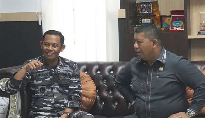 Komandan Lanal Kendari Pamitan, Ketua DPRD Ucapkan Terima Kasih