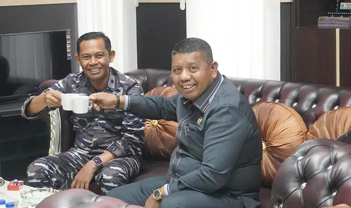 Komandan Lanal Kendari Pamitan, Ketua DPRD Ucapkan Terima Kasih