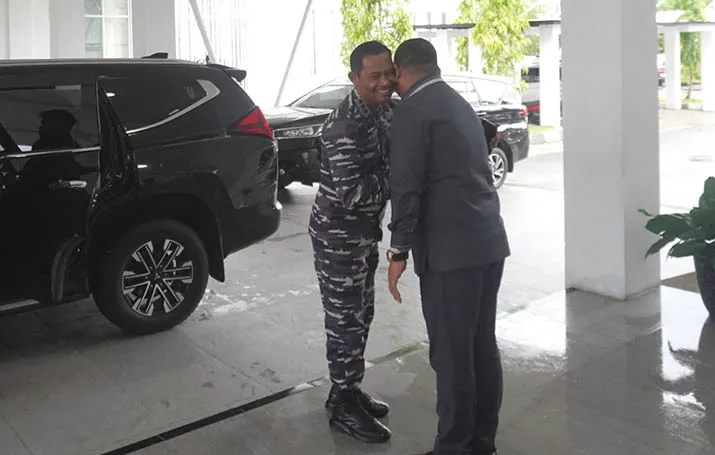 Komandan Lanal Kendari Pamitan, Ketua DPRD Ucapkan Terima Kasih
