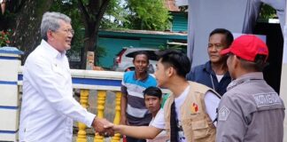 Pj Wali Kota Kendari Pantau Langsung Pencoblosan di Sejumlah TPS Pj Wali Kota Kendari Pantau Langsung Pencoblosan di Sejumlah TPS