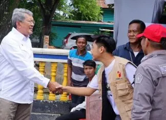 Pj Wali Kota Kendari Pantau Langsung Pencoblosan di Sejumlah TPS Pj Wali Kota Kendari Pantau Langsung Pencoblosan di Sejumlah TPS