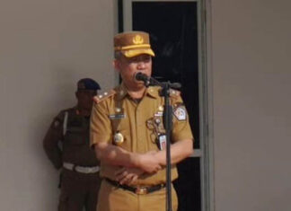 Sekda Kendari Pimpin Apel Gabungan ASN, Tekankan Disiplin dan Persiapan HUT Kota Sekda Kendari Pimpin Apel Gabungan ASN, Tekankan Disiplin dan Persiapan HUT Kota