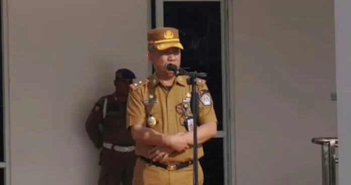 sekda_pimpinapel Sekda Kendari Pimpin Apel Gabungan ASN, Tekankan Disiplin dan Persiapan HUT Kota