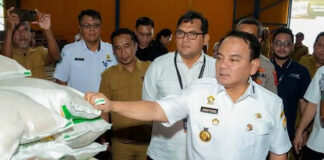 Stok Beras Aman Jelang Ramadan, Pj Gubernur Sultra Instruksikan Kontrol Distribusi Stok Beras Aman Jelang Ramadan, Pj Gubernur Sultra Instruksikan Kontrol Distribusi