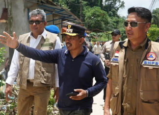 Pemkot Kendari dan BNPB RI Salurkan Bantuan untuk Korban Banjir Pemkot Kendari dan BNPB RI Salurkan Bantuan untuk Korban Banjir