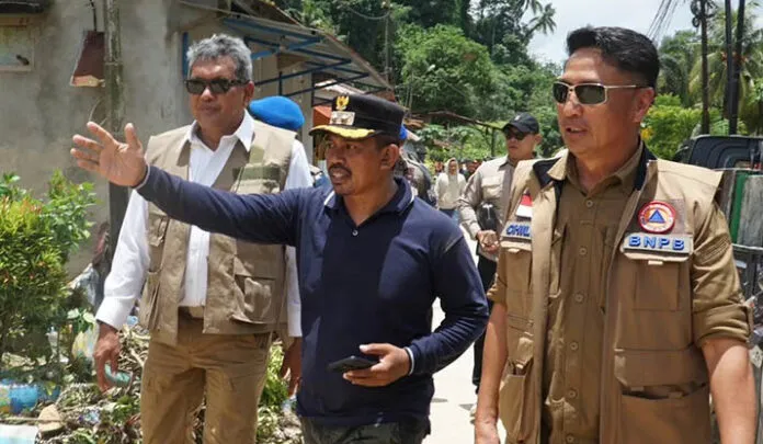 Pemkot Kendari dan BNPB RI Salurkan Bantuan untuk Korban Banjir