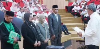 Pj Wali Kota Lantik Pimpinan Baru PDAM Tirta Anoa dan Perumda Kota Kendari Pj Wali Kota Lantik Pimpinan Baru PDAM Tirta Anoa dan Perumda Kota Kendari