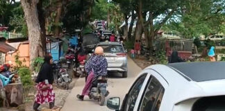 TPU Punggolaka Kendari Ramai Peziarah Jelang Ramadan, Jalanan Sempat Macet TPU Punggolaka Kendari Ramai Peziarah Jelang Ramadan, Jalanan Sempat Macet