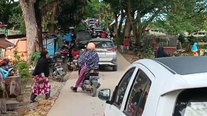 TPU Punggolaka Kendari Ramai Peziarah Jelang Ramadan, Jalanan Sempat Macet