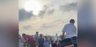 Jamaah Salat Idul Fitri Membubarkan Diri Usai Khatib Khotbah soal Pemilu Curang Jamaah Salat Idul Fitri Membubarkan Diri Usai Khatib Khotbah soal Pemilu Curang