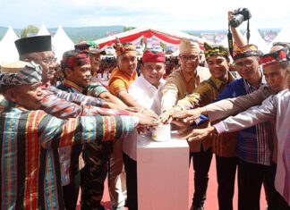 Kantor Bupati Buton Tengah Diresmikan, Pj Gubernur Sultra Berharap Pelayanan Masyarakat Meningkat Kantor Bupati Buton Tengah Diresmikan, Pj Gubernur Sultra Berharap Pelayanan Masyarakat Meningkat