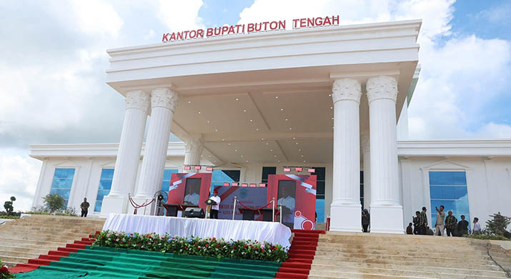 Kantor Bupati Buton Tengah Diresmikan, Pj Gubernur Sultra Berharap Pelayanan Masyarakat Meningkat