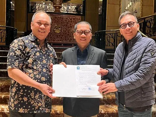 Ruksamin Terima Rekomendasi PAN untuk Maju Pilgub Sultra 2024 Ruksamin Terima Rekomendasi PAN untuk Maju Pilgub Sultra 2024