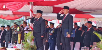 Andap Budhi Pimpin Upacara Harkitnas ke-116 di Sultra, Usung Tema “Bangkit untuk Indonesia Emas” Andap Budhi Pimpin Upacara Harkitnas ke-116 di Sultra, Usung Tema "Bangkit untuk Indonesia Emas"