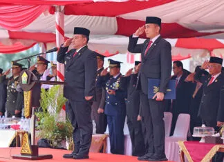 Andap Budhi Pimpin Upacara Harkitnas ke-116 di Sultra, Usung Tema “Bangkit untuk Indonesia Emas” Andap Budhi Pimpin Upacara Harkitnas ke-116 di Sultra, Usung Tema "Bangkit untuk Indonesia Emas"