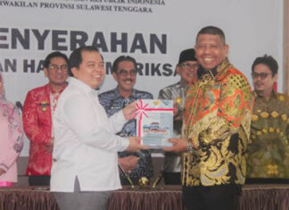 Ketua DPRD Kota Kendari Terima LHP BPK atas Laporan Keuangan TA 2023 Ketua DPRD Kota Kendari Terima LHP BPK atas Laporan Keuangan TA 2023