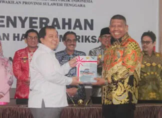 Ketua DPRD Kota Kendari Terima LHP BPK atas Laporan Keuangan TA 2023 Ketua DPRD Kota Kendari Terima LHP BPK atas Laporan Keuangan TA 2023