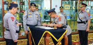 Brigjen Dwi Irianto Resmi Dilantik Menjadi Kapolda Sulawesi Tenggara Brigjen Dwi Irianto Resmi Dilantik Menjadi Kapolda Sulawesi Tenggara