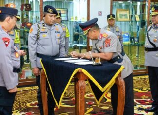 Brigjen Dwi Irianto Resmi Dilantik Menjadi Kapolda Sulawesi Tenggara Brigjen Dwi Irianto Resmi Dilantik Menjadi Kapolda Sulawesi Tenggara