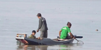 HUT ke-193 Kota Kendari Diwarnai Aksi Pungut Sampah di Teluk Kendari HUT ke-193 Kota Kendari Diwarnai Aksi Pungut Sampah di Teluk Kendari