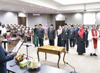Rektor UHO Lantik 12 Pejabat Nonstruktural, Dekan FKIP, FEB dan FP Termasuk Didalamnya Rektor UHO Lantik 12 Pejabat Nonstruktural, Dekan FKIP, FEB dan FP Termasuk Didalamnya