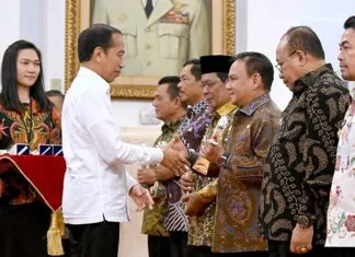Pj Gubernur Raih Penghargaan TPID Award 2024 Atas Keberhasilan Pengendalian Inflasi di Sultra Pj Gubernur Raih Penghargaan TPID Award 2024 Atas Keberhasilan Pengendalian Inflasi di Sultra