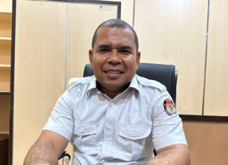 Meriahkan Hari Minggu dengan Acara Jalan Santai KPU di Lapangan Benu-benua, Ada Doorprize 2 Unit Motor Amiruddin, Koordinator Divisi Parmas dan SDM KPU Sultra