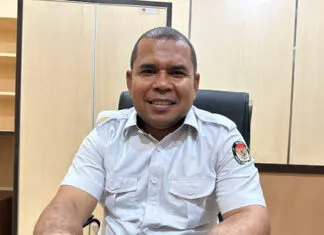 Meriahkan Hari Minggu dengan Acara Jalan Santai KPU di Lapangan Benu-benua, Ada Doorprize 2 Unit Motor Amiruddin, Koordinator Divisi Parmas dan SDM KPU Sultra