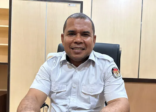 Meriahkan Hari Minggu dengan Acara Jalan Santai KPU di Lapangan Benu-benua, Ada Doorprize 2 Unit Motor Amiruddin, Koordinator Divisi Parmas dan SDM KPU Sultra