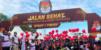 Pilkada 27 November Disosialisasikan Melalui Jalan Sehat KPU Sultra yang Meriah Pilkada 27 November Disosialisasikan Melalui Jalan Sehat KPU Sultra yang Meriah