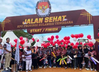 Pilkada 27 November Disosialisasikan Melalui Jalan Sehat KPU Sultra yang Meriah Pilkada 27 November Disosialisasikan Melalui Jalan Sehat KPU Sultra yang Meriah