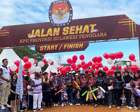 Pilkada 27 November Disosialisasikan Melalui Jalan Sehat KPU Sultra yang Meriah Pilkada 27 November Disosialisasikan Melalui Jalan Sehat KPU Sultra yang Meriah