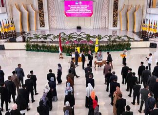 Rektor UHO Lantik 102 Pejabat Nonstruktural: Harapan Baru untuk Kemajuan Universitas Rektor UHO Lantik 102 Pejabat Nonstruktural: Harapan Baru untuk Kemajuan Universitas