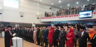 35 Anggota DPRD Kota Kendari Periode 2024-2029 Resmi Dilantik 35 Anggota DPRD Kota Kendari Periode 2024-2029 Resmi Dilantik