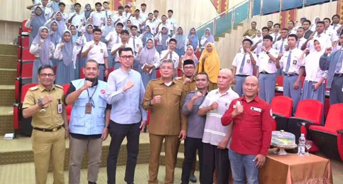 Pj Wali Kota Kendari Buka Sosialisasi Pemilih Pemula untuk Sukseskan Pilkada 2024