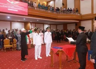 Pj Gubernur Sultra Lantik Dua Penjabat Bupati Baru Pj Gubernur Sultra Lantik Dua Penjabat Bupati Baru