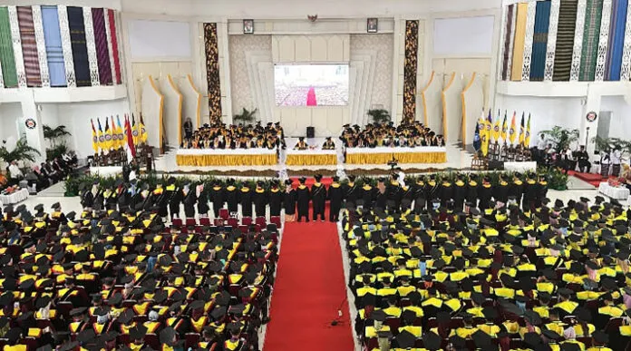UHO Kendari Gelar Wisuda Gelombang Pertama Periode April-Juli Tahun 2024