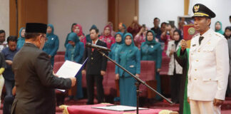 Kadis Dikbud Sultra, Yusmin Resmi Jabat Pj. Bupati Kolaka Utara Kadis Dikbud Sultra, Yusmin Resmi Jabat Pj. Bupati Kolaka Utara