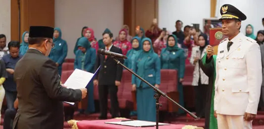 Kadis Dikbud Sultra, Yusmin Resmi Jabat Pj. Bupati Kolaka Utara Kadis Dikbud Sultra, Yusmin Resmi Jabat Pj. Bupati Kolaka Utara