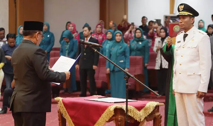Kadis Dikbud Sultra, Yusmin Resmi Jabat Pj. Bupati Kolaka Utara