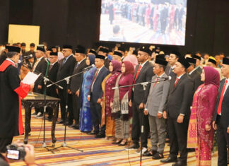 45 Anggota DPRD Sultra Periode 2024-2029 Resmi Dilantik 45 Anggota DPRD Sultra Periode 2024-2029 Resmi Dilantik