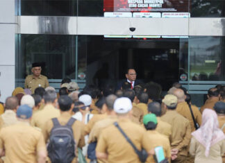 Pj Gubernur Sultra Tekankan Sinergi dan Netralitas ASN dalam Apel Gabungan Pj Gubernur Sultra Tekankan Sinergi dan Netralitas ASN dalam Apel Gabungan