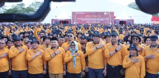 Ketua KPU RI Pimpin Apel Akbar Kesiapan Pilkada dan Rapat Konsolidasi di Kendari Ketua KPU RI Pimpin Apel Akbar Kesiapan Pilkada dan Rapat Konsolidasi di Kendari