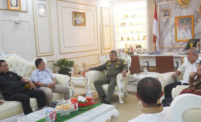 dprd_pemkot DPRD Bersama Pj Wali Kota Kendari Pastikan Netralitas ASN dalam Pilkada 2024
