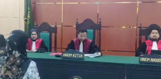 Guru Honorer Supriyani Divonis Bebas dari Tuduhan Penganiayaan Guru Honorer Supriyani Divonis Bebas dari Tuduhan Penganiayaan
