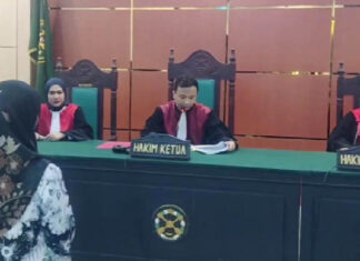 Guru Honorer Supriyani Divonis Bebas dari Tuduhan Penganiayaan Guru Honorer Supriyani Divonis Bebas dari Tuduhan Penganiayaan