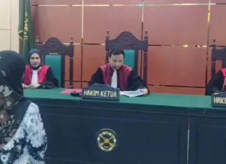 Guru Honorer Supriyani Divonis Bebas dari Tuduhan Penganiayaan Guru Honorer Supriyani Divonis Bebas dari Tuduhan Penganiayaan