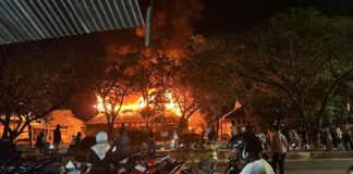 Breaking News : Kebakaran Landa Pasar Pelelangan Ikan Kendari Breaking News : Kebakaran Landa Pasar Pelelangan Ikan Kendari