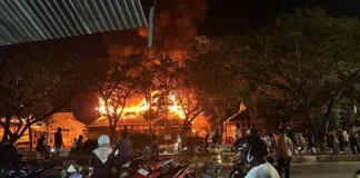 Breaking News : Kebakaran Landa Pasar Pelelangan Ikan Kendari Breaking News : Kebakaran Landa Pasar Pelelangan Ikan Kendari